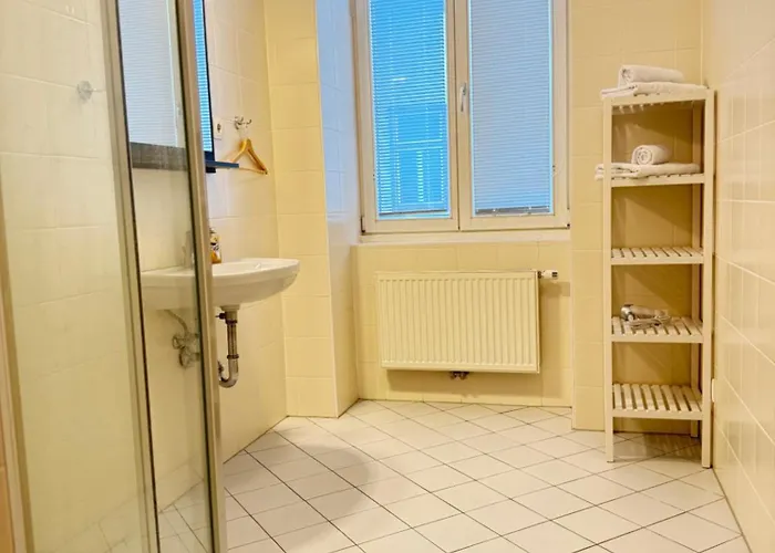 Fuer 4 Beim Westbahnhof Apartment *